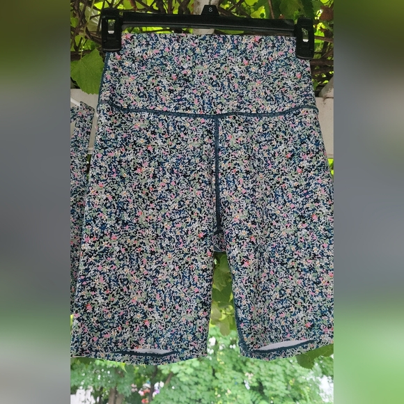 2 Piece Workout Tank and Biker Shorts - Picture 4 of 4